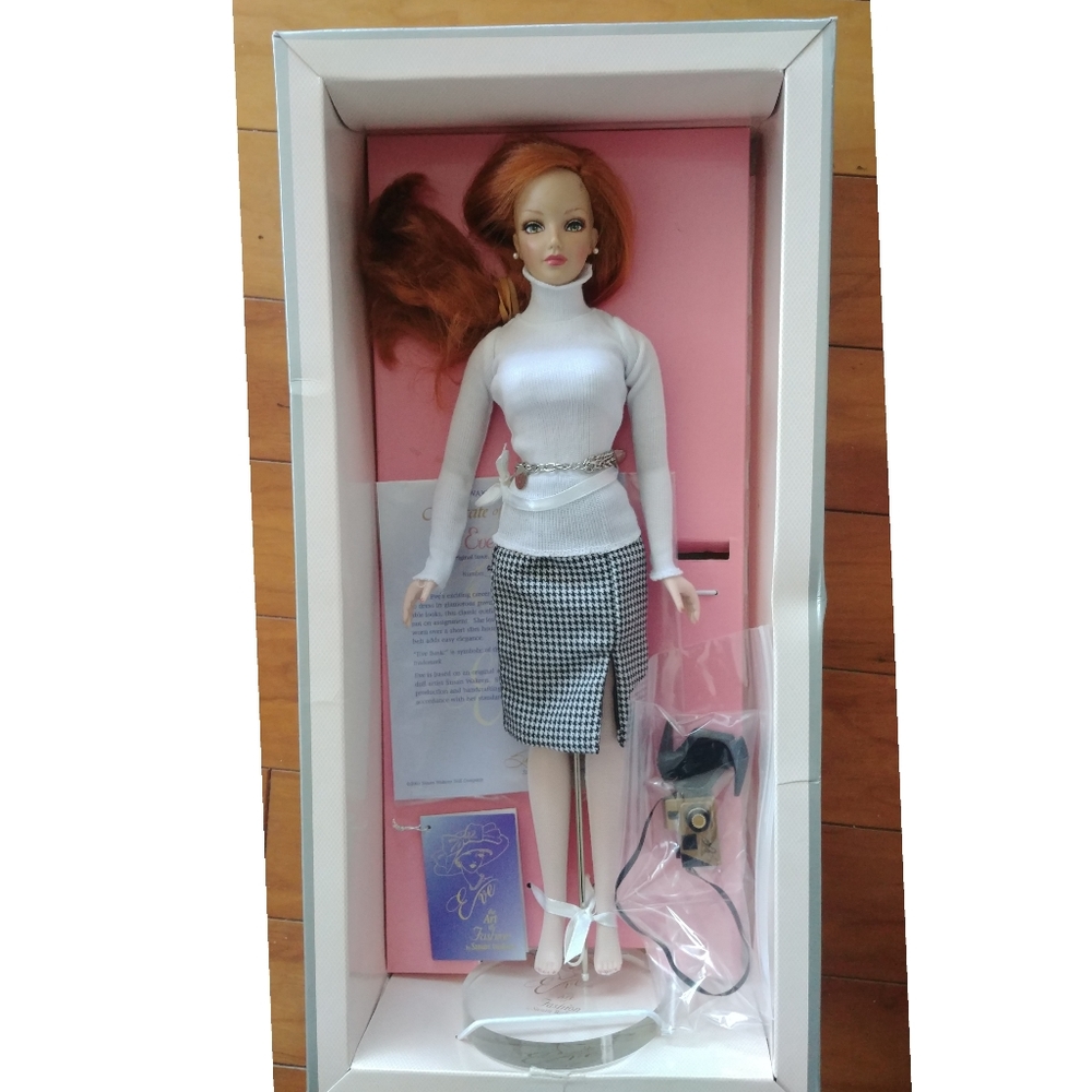 Eve by Susan Wakeen 16" Fashion Doll MIB